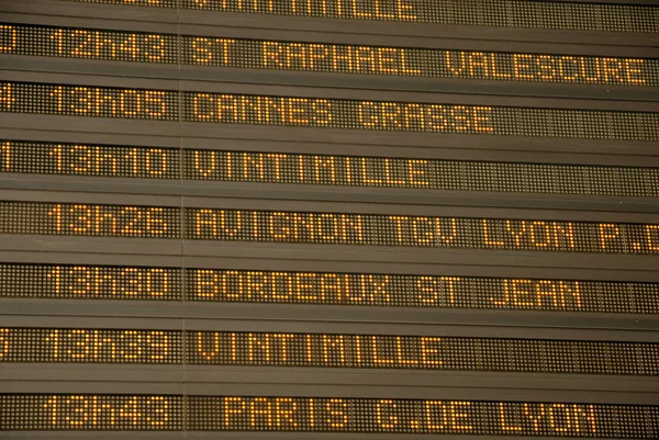 Departures board in the trainstation of Nice, France — Stock Photo, Image