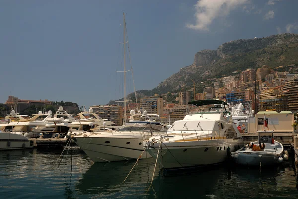 Yates de lujo en el puerto de Monte Carlo, Mónaco —  Fotos de Stock