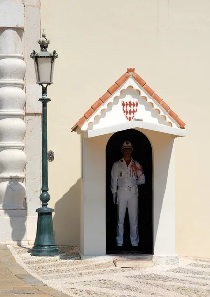 Straż w monte carlo pałacu w Monako — Zdjęcie stockowe