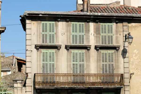 Hus i salon-de-provence, Frankrike — Stockfoto