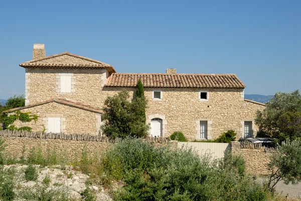 Domek wiejski w provence, Francja — Zdjęcie stockowe