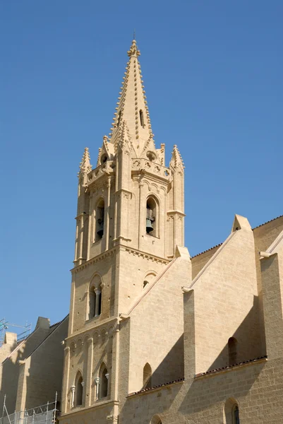 Церковь в Salon-de-Provence, France — стоковое фото