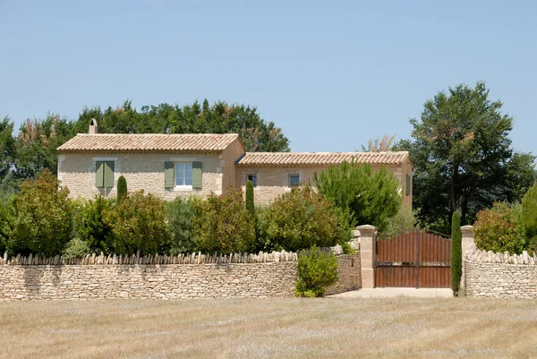 Provence, Güney Fransa'da kırsal ev — Stok fotoğraf
