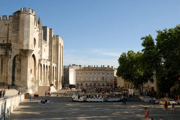 Praça abaixo do Palácio dos Papas, Avignon França — Fotografia de Stock