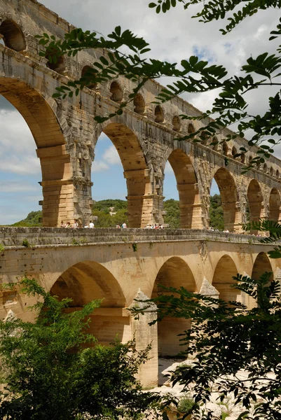 Aqueduc romain Pont du Gard dans le sud de la France — Photo