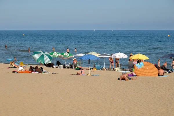 Sulla spiaggia mediterranea nel sud della Francia — Foto Stock