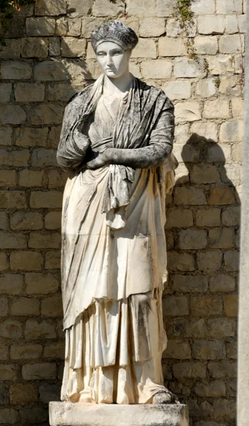 Antigua estatua romana en Vaison-la-Romaine, Francia —  Fotos de Stock