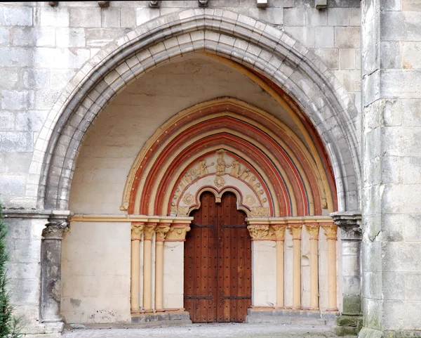 Porta di una chiesa gotica in Francia — Foto Stock