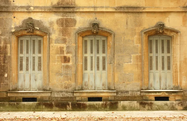 Starověké windows — Stock fotografie