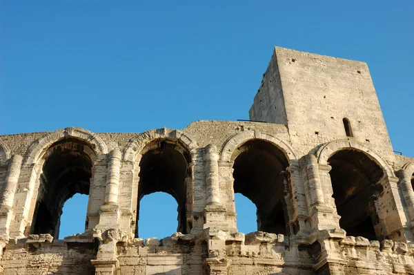 在阿尔勒，法国的老古罗马竞技场 — 图库照片