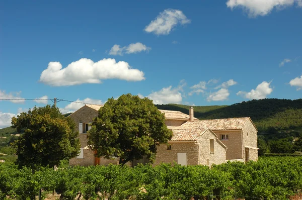 Bauernhaus in der Provence, Frankreich — Stockfoto