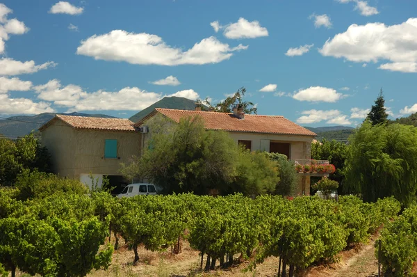 Bauernhaus in der Provence, Frankreich — Stockfoto
