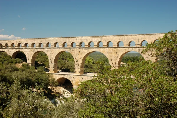 Romerska akvedukten pont du gard i Frankrike — Stockfoto