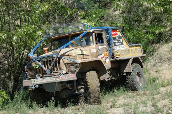 Rallye-Truck beim Offroad-Wettbewerb — Stockfoto