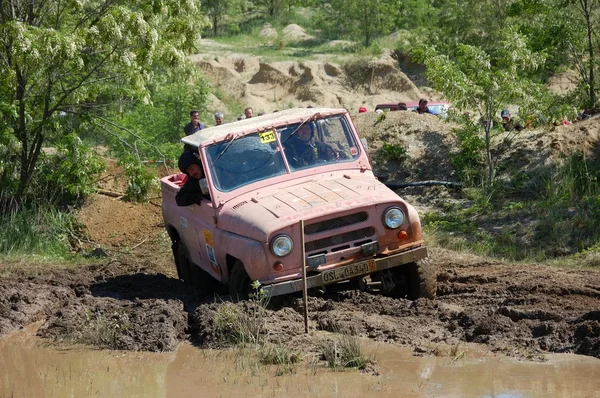 Uas Jeep bei Offroad-Rallye-Wettbewerb — Stockfoto