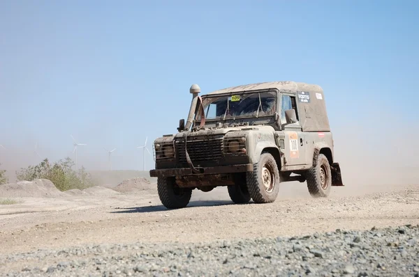 Land Rover на конкурсі позашляховий ралі — стокове фото