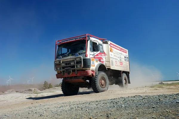 Mercedes Benz rally truck at offroad competition — Stock Photo, Image