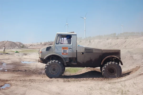 Mercedes Benz Unimog rally truck at offroad competition — Stock Photo, Image