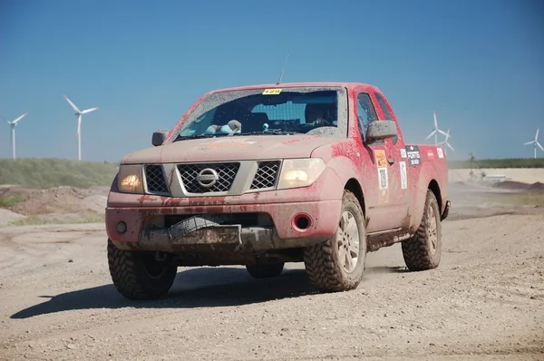 Nissan SUV en competición de rally offroad —  Fotos de Stock