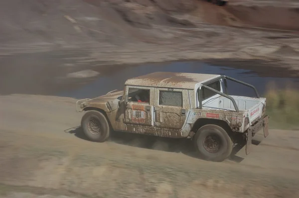 Hummer H1 at offroad rally competition — Stock Photo, Image