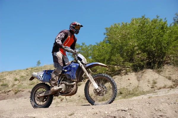 Enduro jezdec na motokrosové soutěže — Stock fotografie