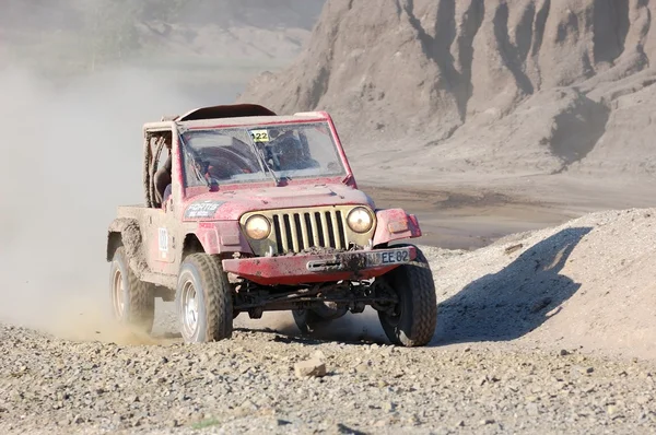 Jeep Wrangler at offroad rally competition — Stock Photo, Image