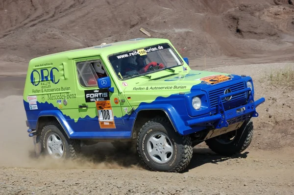 Mercedes Benz G Class SUV at offroad rally competition — Stock Photo, Image