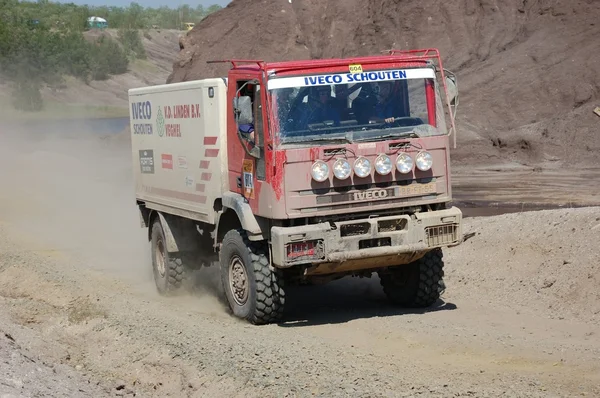 Iveco rally lastbil på offroad konkurrens — Stockfoto