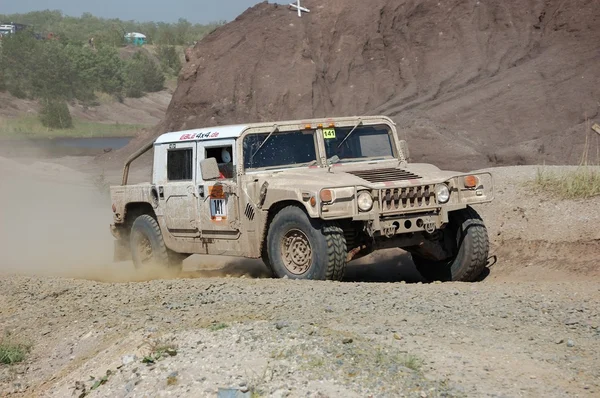 Hummer H1 at offroad rally competition — Stock Photo, Image