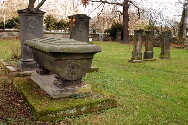 Gothic gravestone — Stock Photo, Image