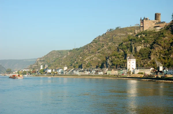 Village and ancient castle at the Rhine River, Germany — Stock Photo, Image