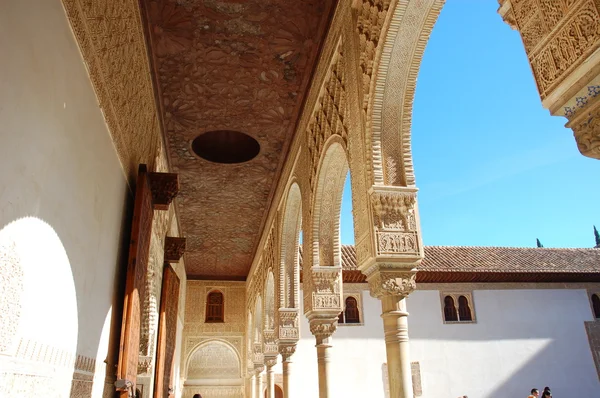 Binnen de alhambra palace, granada, Spanje — Stockfoto