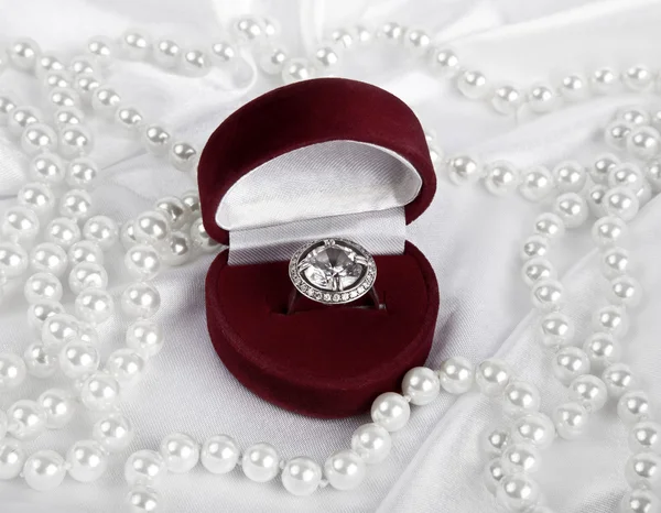 Scatole portagioie e anello in argento — Foto Stock