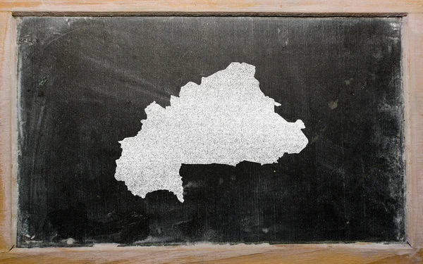 Konturkarta över burkina faso på blackboard — Stockfoto