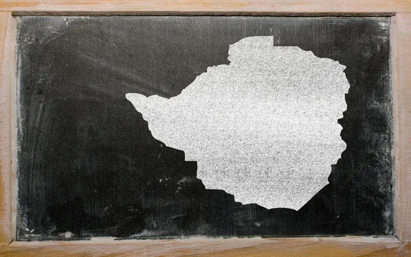Overzicht-kaart van zimbabwe op blackboard — Stockfoto