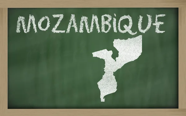Overzicht kaart van mozambique op blackboard — Stockfoto