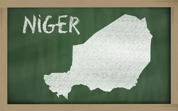 Outline map of niger on blackboard — Stock Photo, Image
