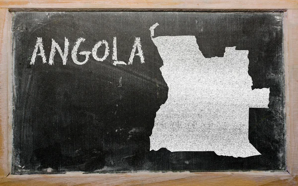 Overzicht-kaart van angola op blackboard — Stockfoto