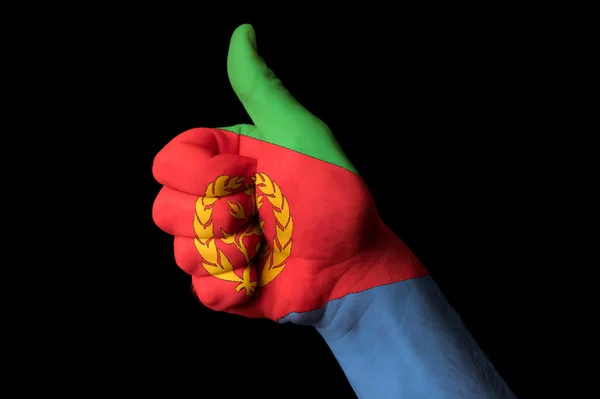 エリトリアの国旗の卓越性と重の目標のためのジェスチャーを親指します。 — ストック写真