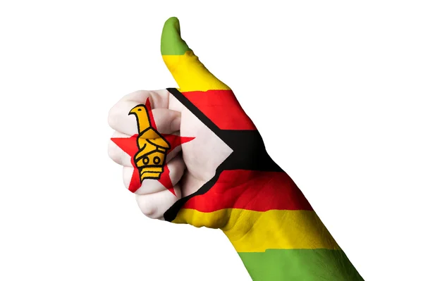 Nationale vlag van Zimbabwe duim omhoog gebaar naar uitmuntendheid en achie — Stockfoto