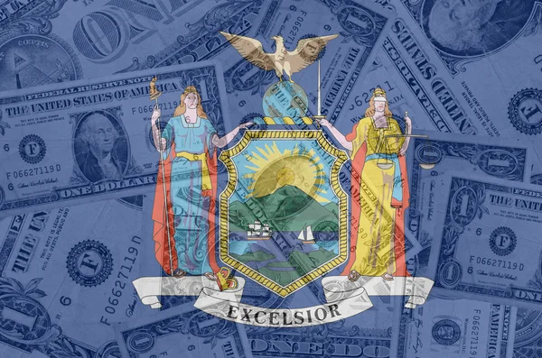 Estado de la bandera de Nueva York con billetes en dólares transparentes en b — Foto de Stock