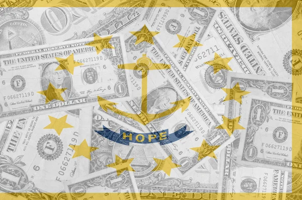 Bizi rhode Island Eyalet bayrağı ile şeffaf dolarlık banknotlar — Stok fotoğraf