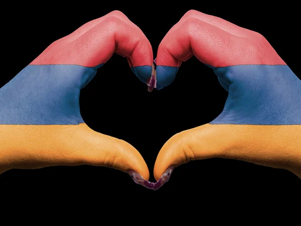 Coração e gesto de amor por mãos coloridas em armenia bandeira para tou — Fotografia de Stock