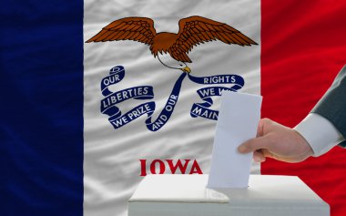 adam bayrağı önünde seçimler bize Iowa eyalet bayrağı oy