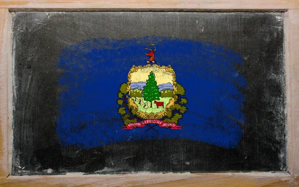 Vlag van ons staat van vermont op blackboard geschilderd met krijt — Stockfoto