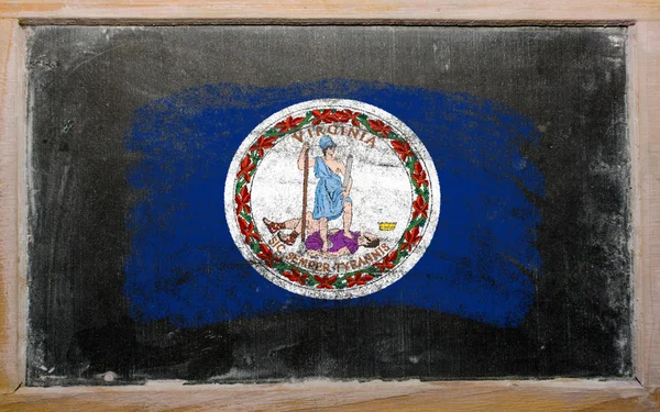 Bandera del estado estadounidense de virginia sobre pizarra pintada con tiza —  Fotos de Stock