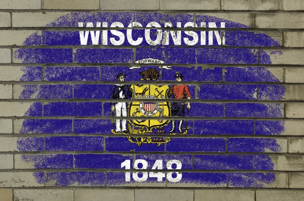 Bandiera dello stato americano del wisconsin su parete di mattoni dipinta con gesso — Foto Stock