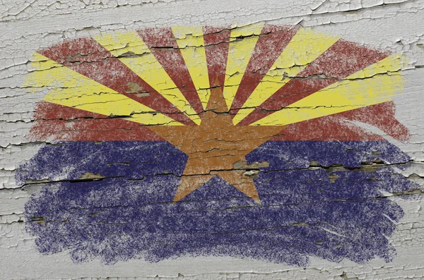 Bandera del estado estadounidense de arizona sobre textura grunge de madera pai precisa — Foto de Stock