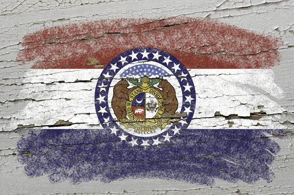 Flag of US state of missouri on grunge wooden texture precise pa — Stock Photo, Image