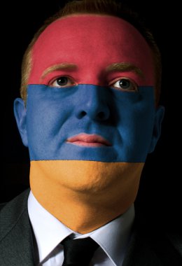 yüz ciddi işadamı ya da politikacı renklerde boyanmış bir
